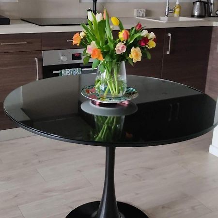 Le Saint Val 004, Appart. Neuf, Jardin, Parking Екстериор снимка